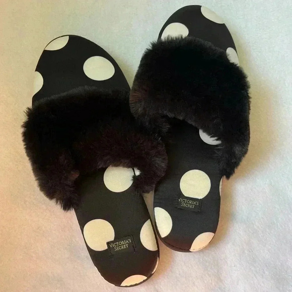 Victorias Secret Polka Dot Slippers - Picture 6 of 7